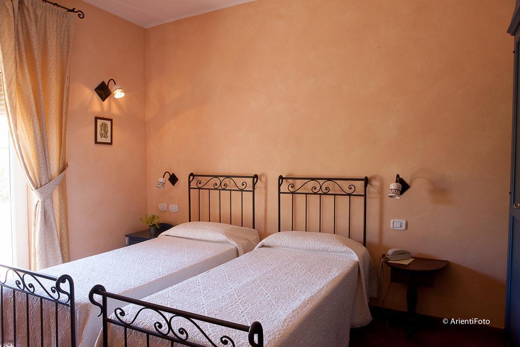 Albergo Del Lago 卡帕尔比奥 客房 照片
