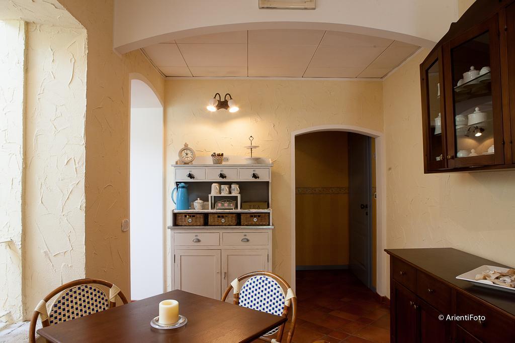 Albergo Del Lago 卡帕尔比奥 外观 照片